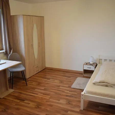 Monteurzimmer, Gaestezimmer, * Altötting